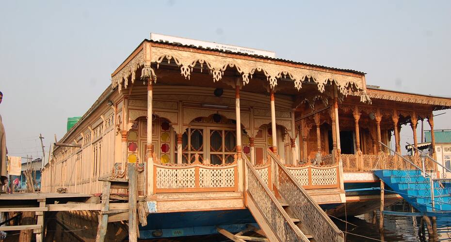 Mandalay Houseboat, Srinagar 3